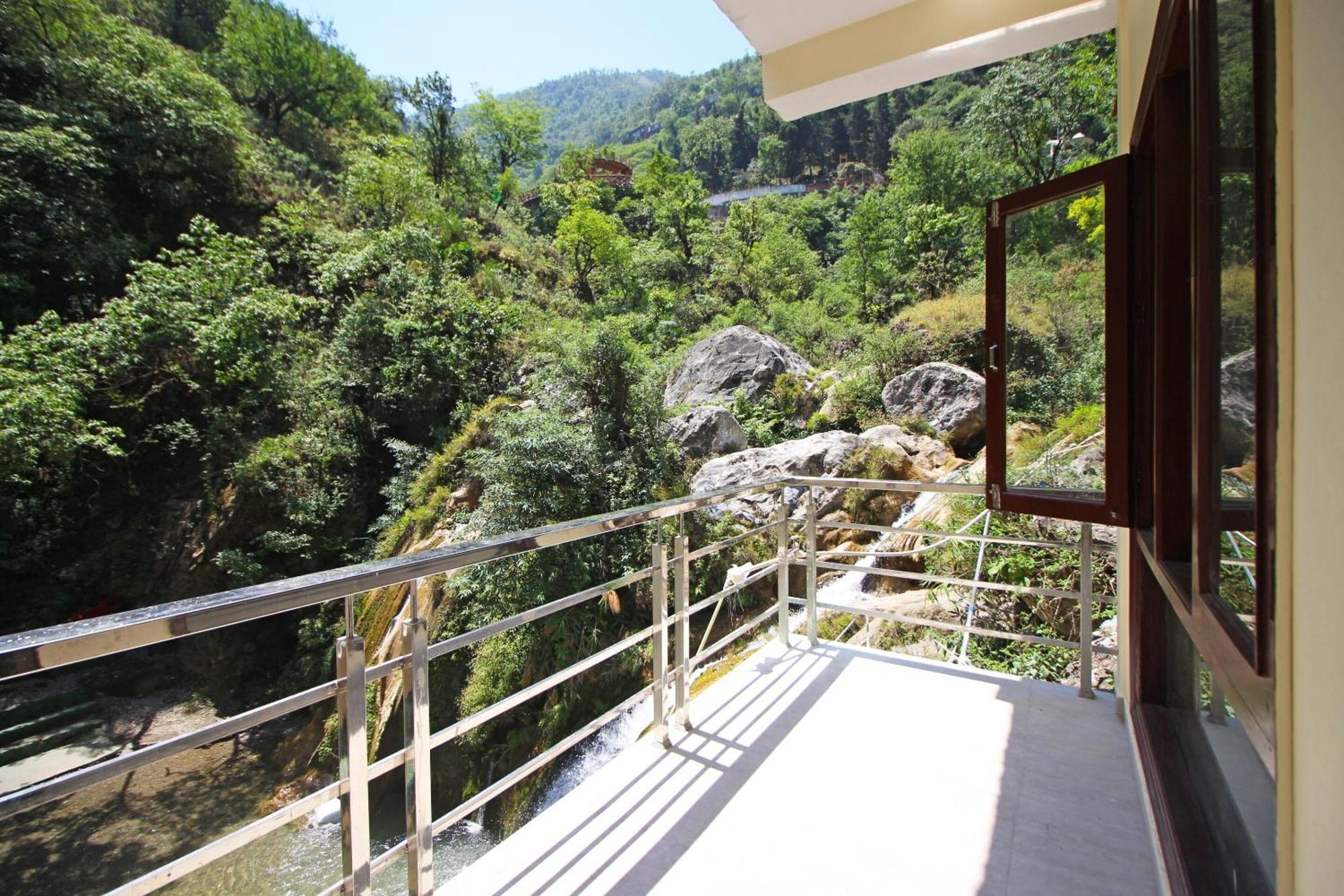 Hotel O Kempty Lake Adventure Resort Mussoorie Exteriér fotografie